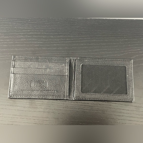 Calvin Klein RFID Leather Card Holder - Picture 4 of 6